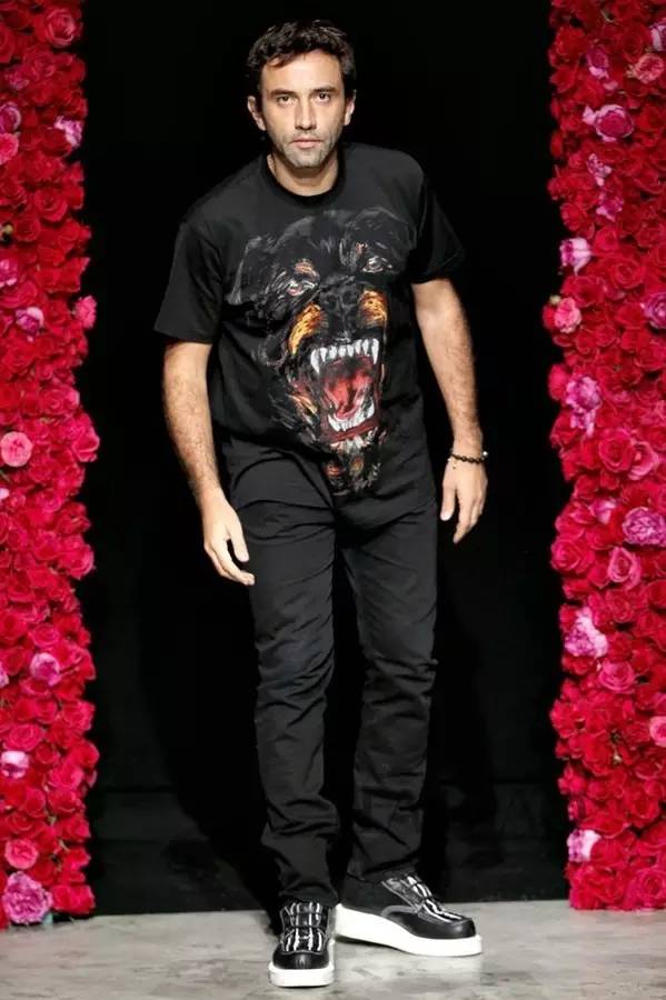 李宇春代言纪梵希成衣震惊时尚圈 (纪梵希李宇春prairie)