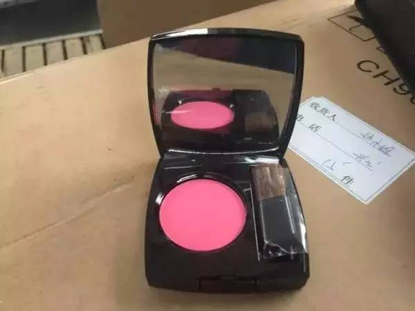 海关查获假奢侈品,海关扣伪奢侈品