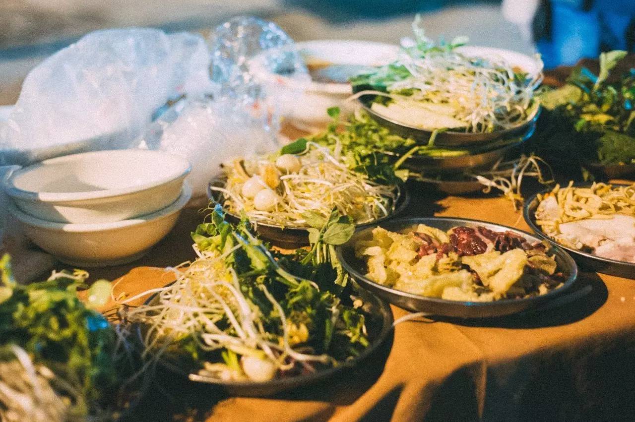 南宁夜晚摆摊生料粉,南宁柳沙夜市网红生料粉