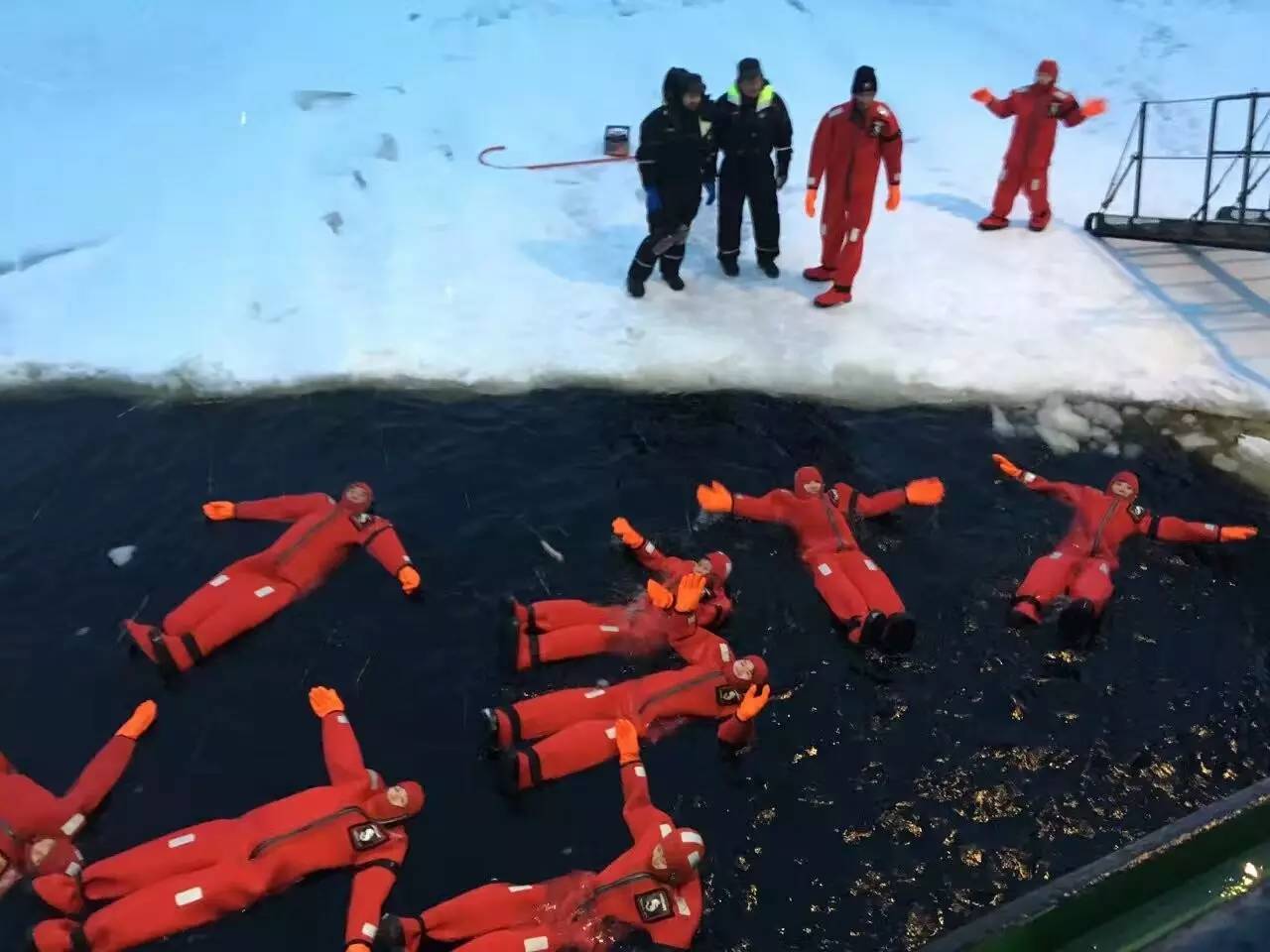 世界尽头的那个小镇 住着 35 人︱寿小姐