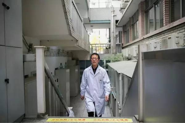 四川成都医生梁益建,梁益建感人事件