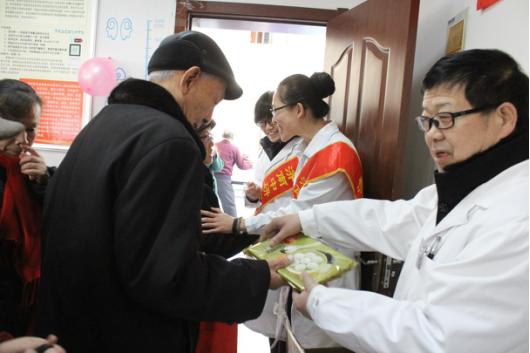 共处和谐友爱时代济南市中区居民向可爱的中研志愿者致敬