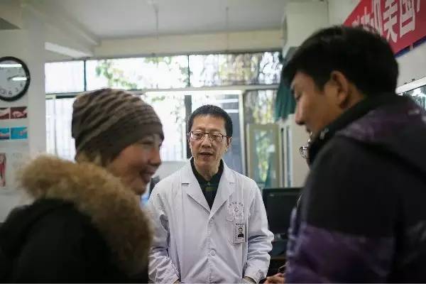 四川成都医生梁益建,梁益建感人事件