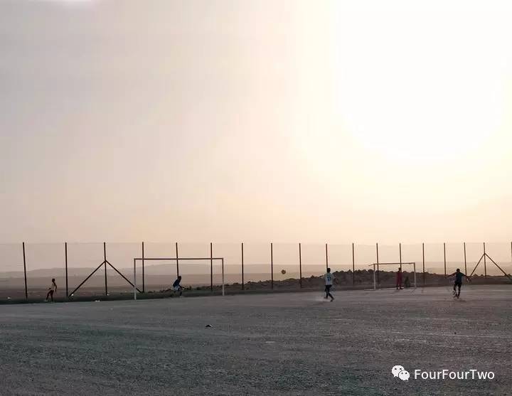 难民营足球,难民营走足球巨星