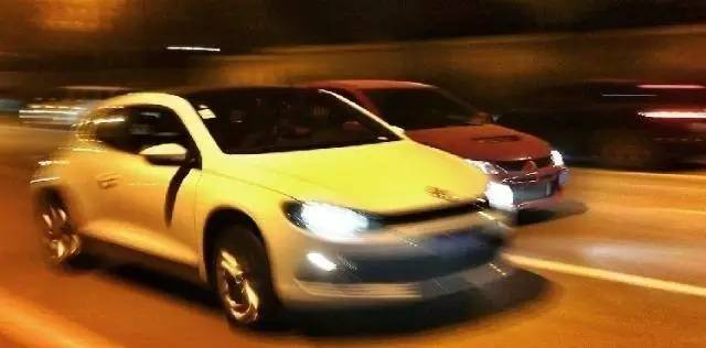 老司机教你三招学会倒车神技,新手学会一招汽车右拐弯永不剐蹭