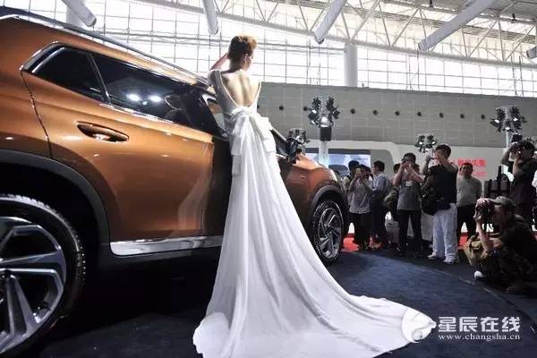 「长沙汇」长沙十条措施为担当者撑腰｜长沙多地今日将停水｜长沙男孩找爸爸意外坠亡｜“无事酒”乱象：有人年均200场酒宴