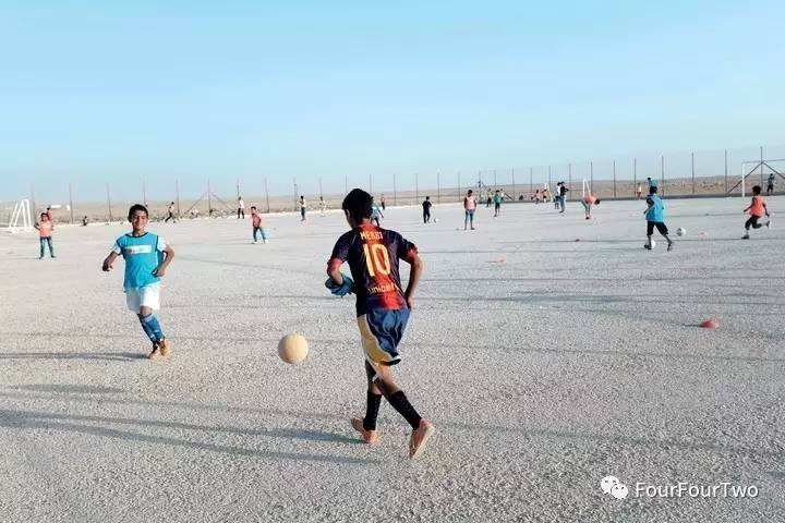 难民营足球,难民营走足球巨星