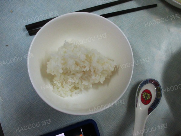 凉拌酸甜口味的绿豆粉皮,抚仙湖清汤青鱼做法