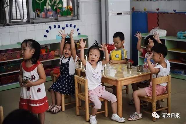 清城89家民办幼儿园“涨声”一片,最高涨了2400,家长叹二娃难养