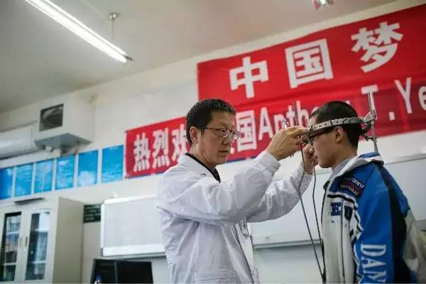 四川成都医生梁益建,梁益建感人事件