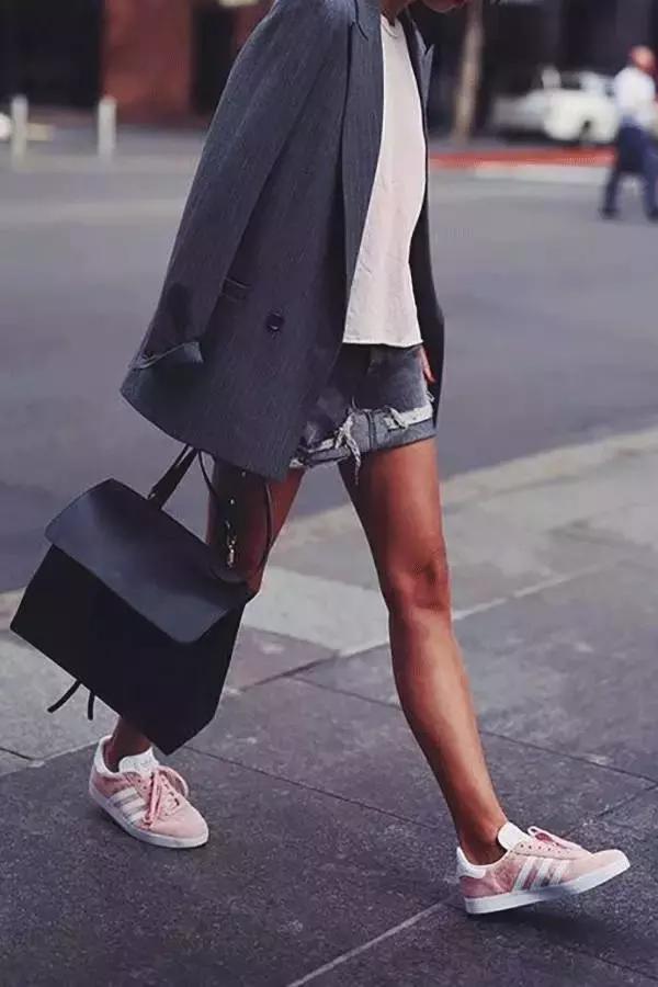 杨幂同款小白鞋阿迪达斯,杨幂小布鞋