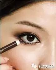 卸眼妆的正确方法和步骤,眼部彩妆怎么卸眼妆