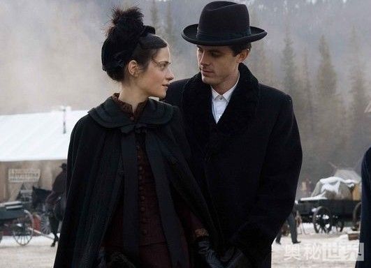 从容不迫的反义词是什么标准答案,从容不迫与从容不反的意思一样吗