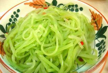 婴儿大便墨绿色是吓到了吗,为什么一个多月的宝宝大便有点黑