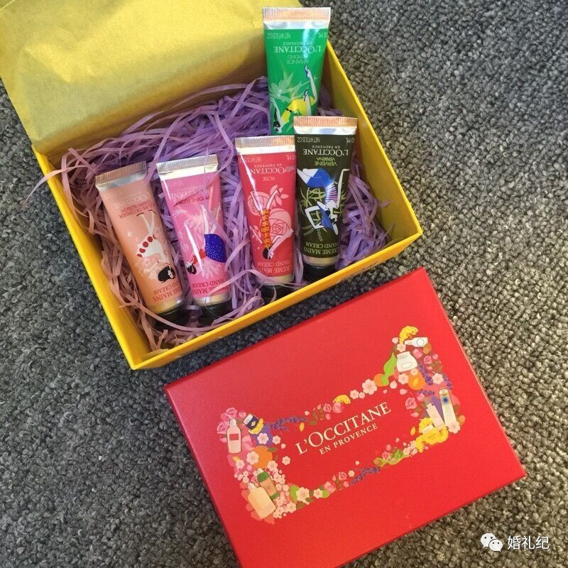 伴娘送新娘什么礼物比较好,结婚应该送朋友点什么礼物最好