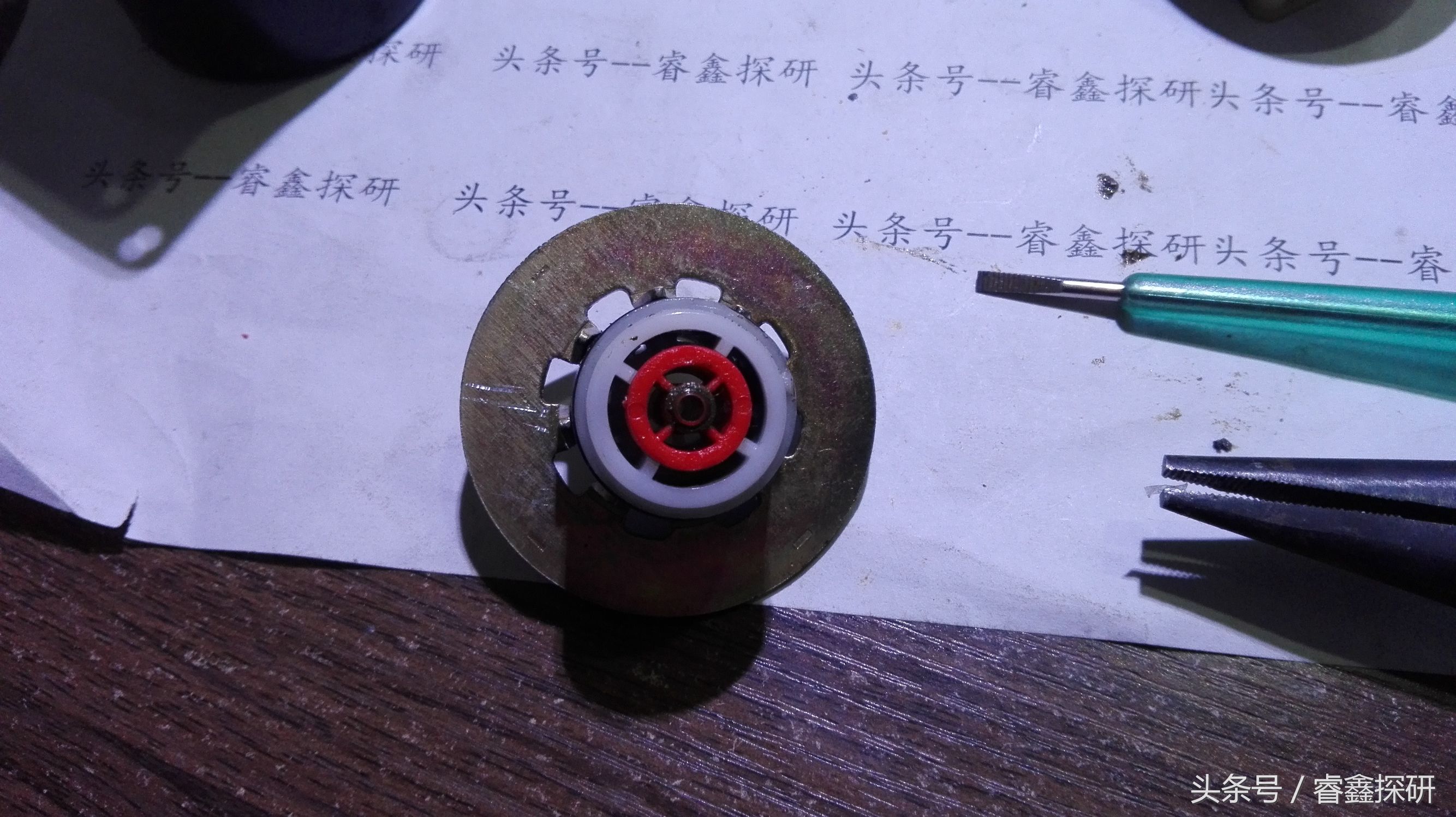 爪极式永磁同步电动机如何接电容,爪极式永磁同步电动机维修视频