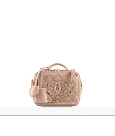 现在流行的爆款梅子,梅子新款上新开春搭配