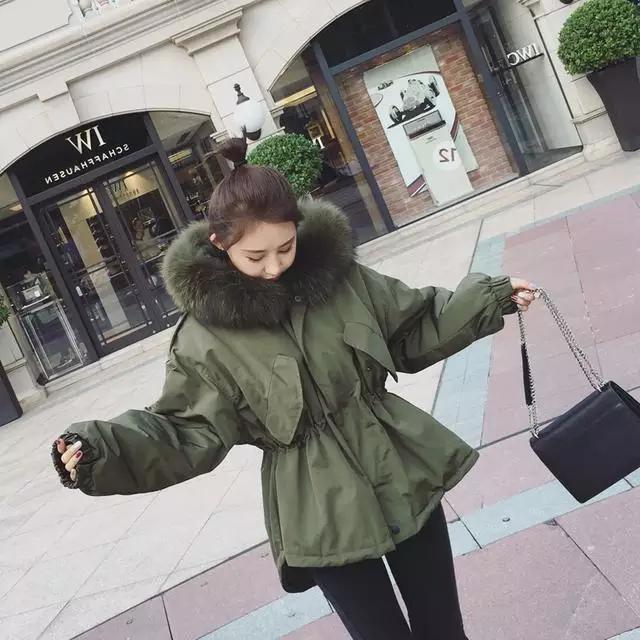 四十多穿什么棉服颜色时尚大气,谁说40岁女人不能这么穿