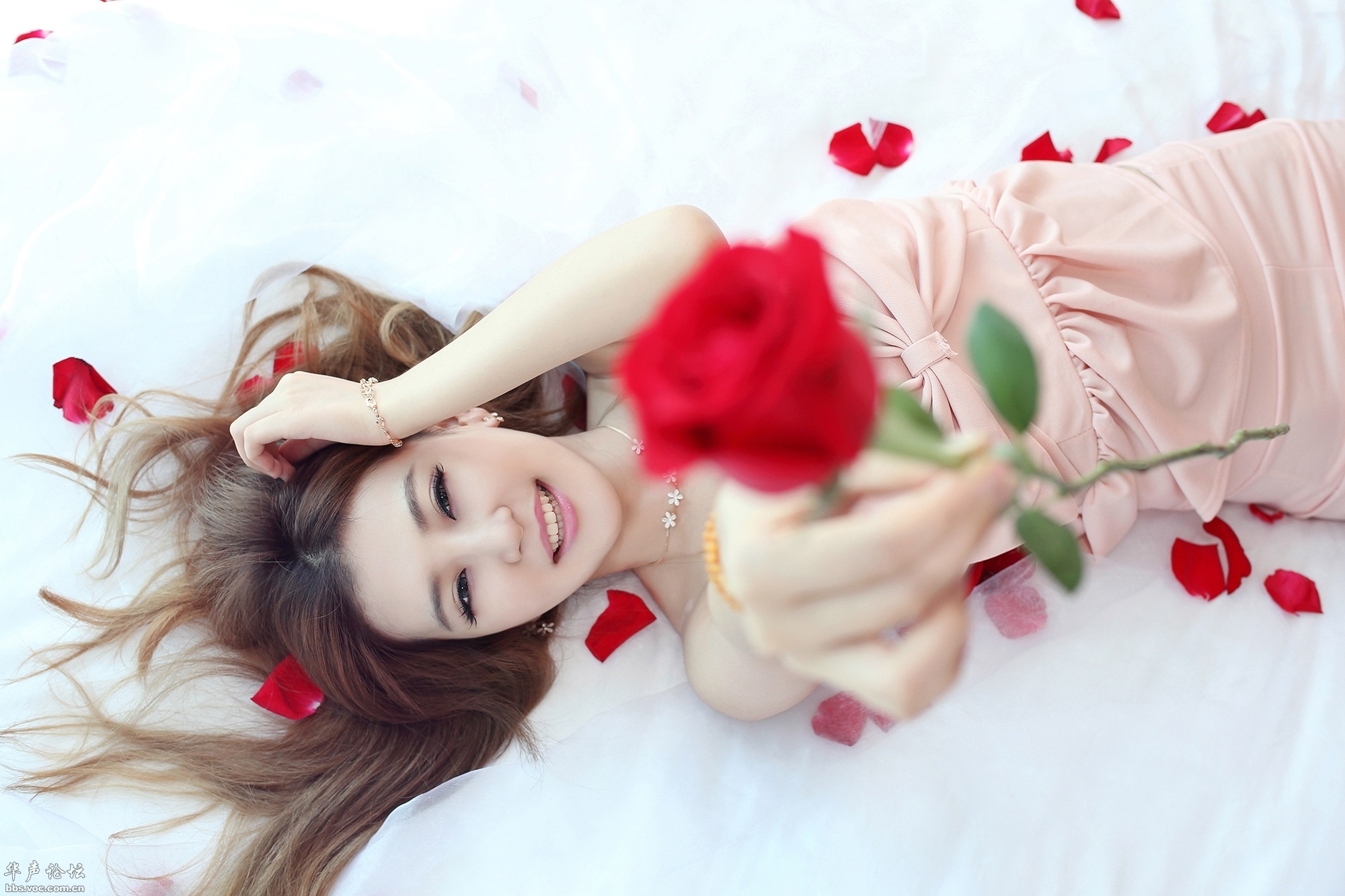 白带多异常偏黄有异味怎么调理,白带特多该吃什么药