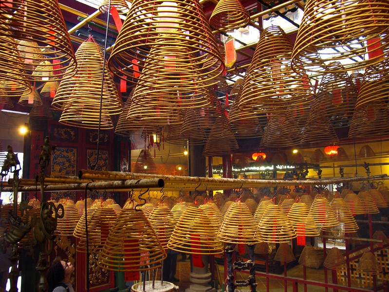 鏄ヨ妭鍚勫湴瀵哄簷鐖嗘弧,闄ゅ澶滅殑瀵哄簷