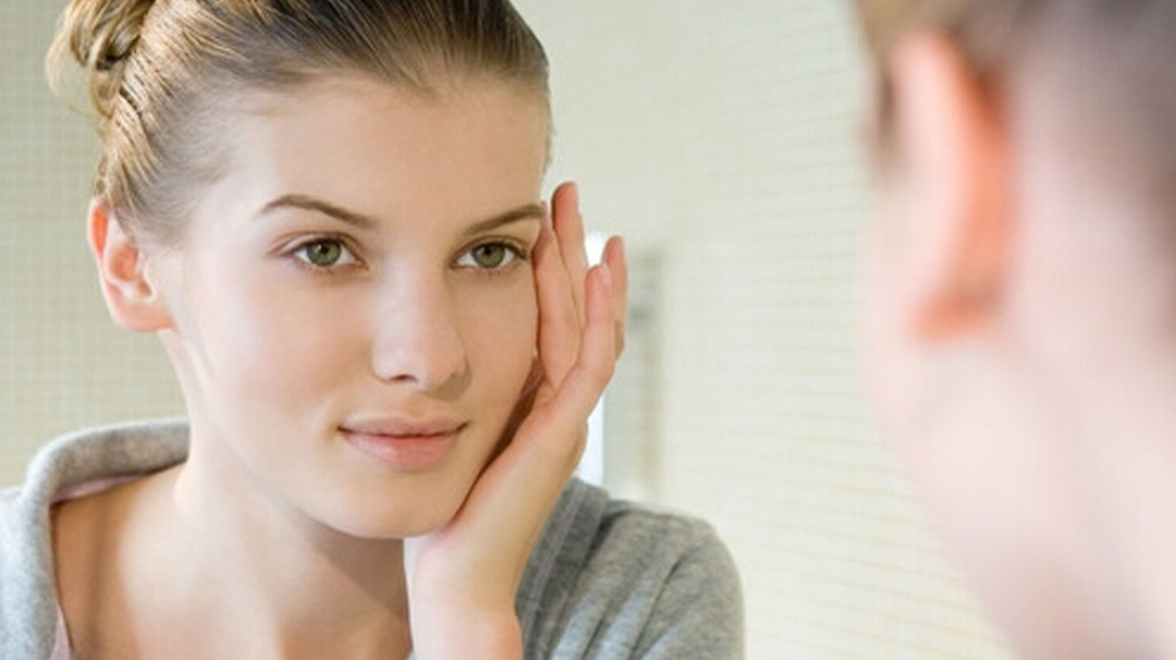 脸部长痘痘怎么消除,脸部长痘痘怎么护肤最好