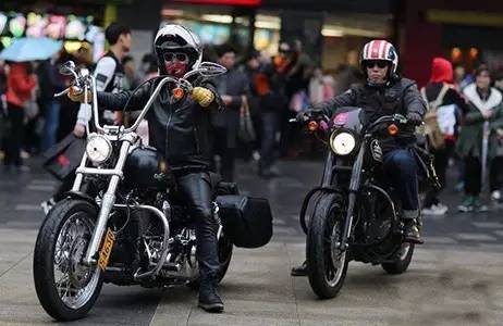 这些汉字有毒,长得像堵在高速路上的车队!