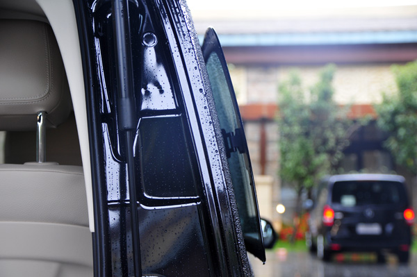 福建奔驰威霆试驾,奔驰威霆v260l试驾