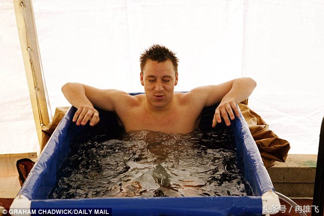 足球记忆：兰帕德退役，英格兰“04黄金一代”只剩鲁尼在一线！