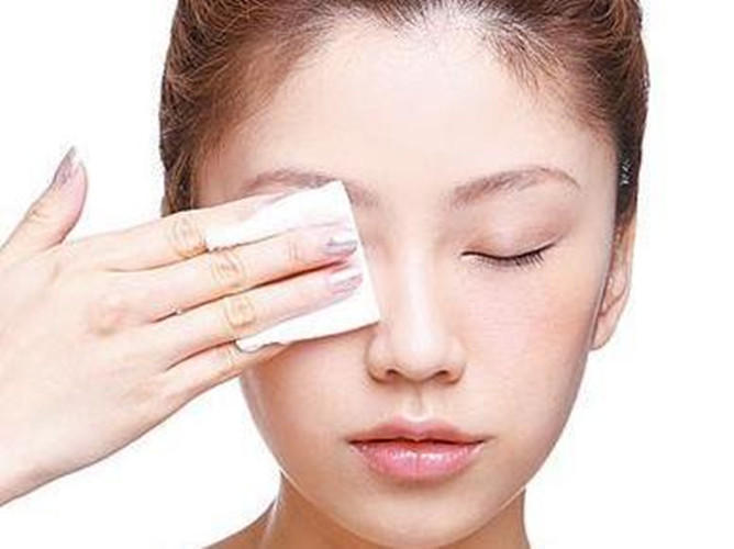 眼线笔卸妆卸不干净会怎么样 (眼部卸妆卸不干净会怎么样)