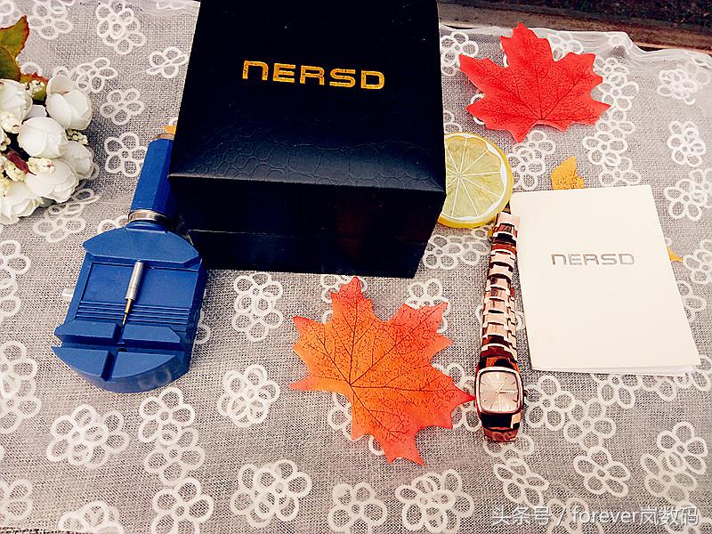 钨金双日历女表,钨钢防水简约女表