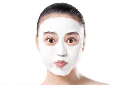 如何让面膜的效果达到最佳,怎么分别面膜有没有美白功效