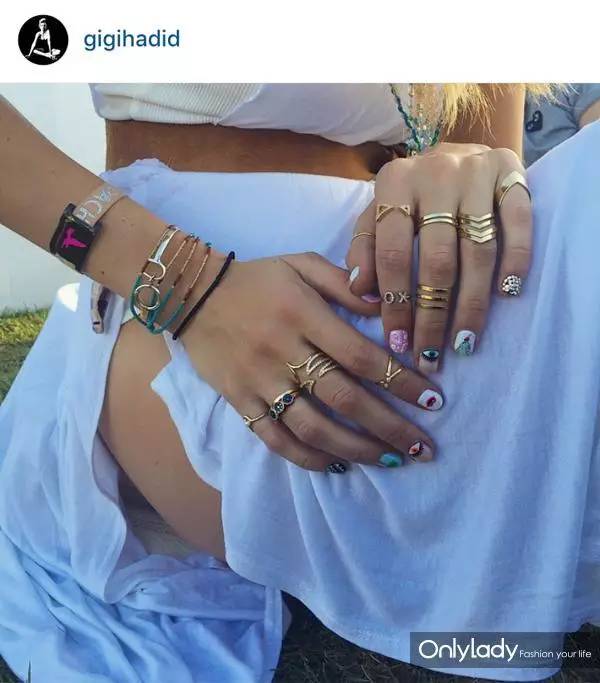 美甲款式推荐2024夏款手绘美甲,美甲款式手绘爆款美甲图显白