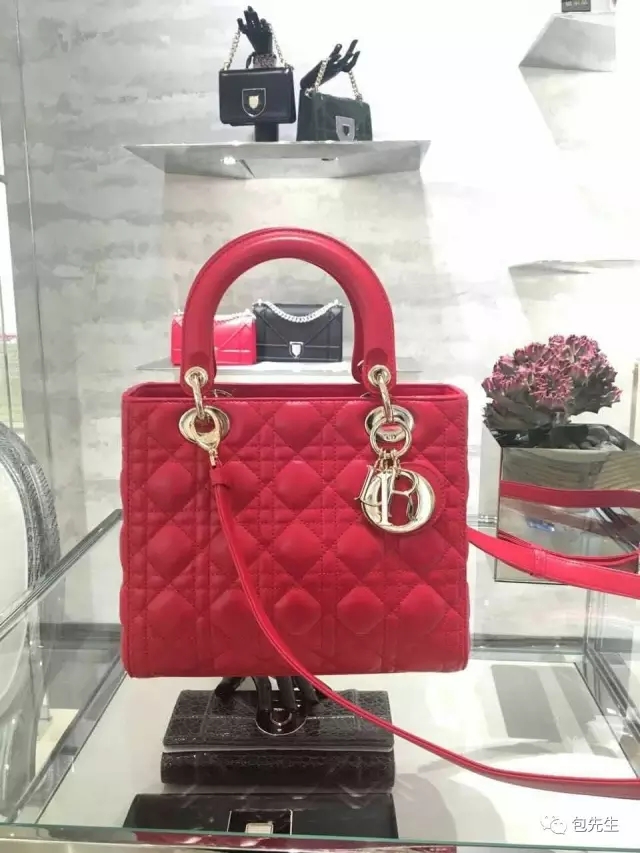 包粉晒包,新年到,用新包,送祝福!