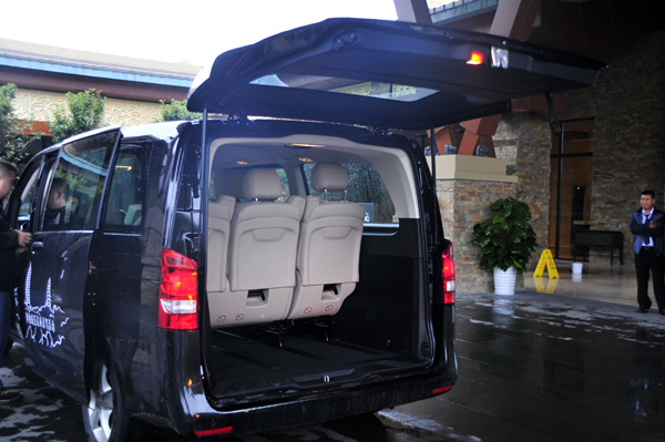 福建奔驰威霆试驾,奔驰威霆v260l试驾