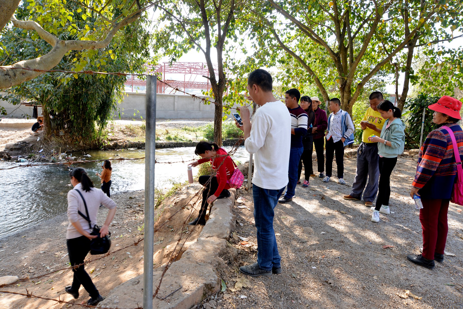沿腾冲到瑞丽旅行,你会看见什么样的中缅国界线?