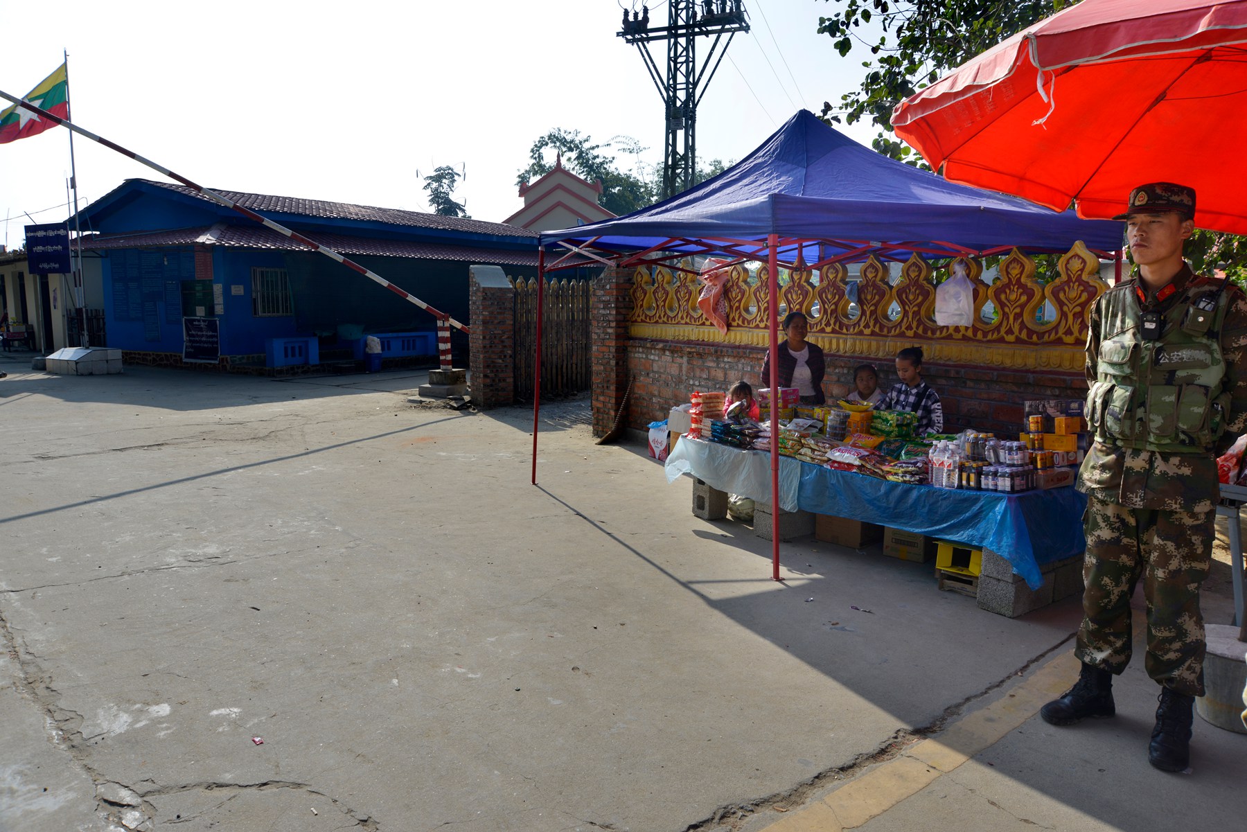 沿腾冲到瑞丽旅行,你会看见什么样的中缅国界线?