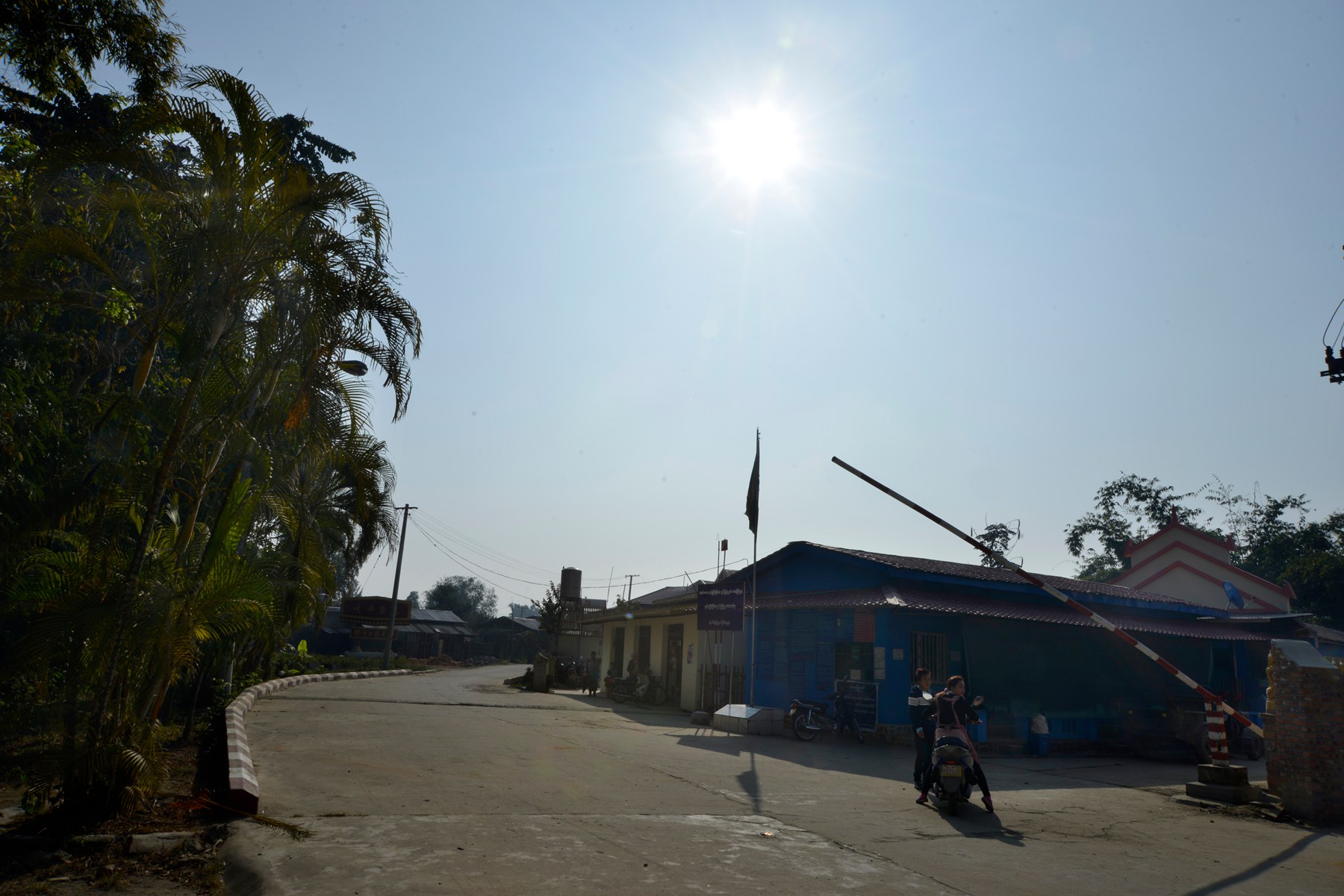 沿腾冲到瑞丽旅行,你会看见什么样的中缅国界线?