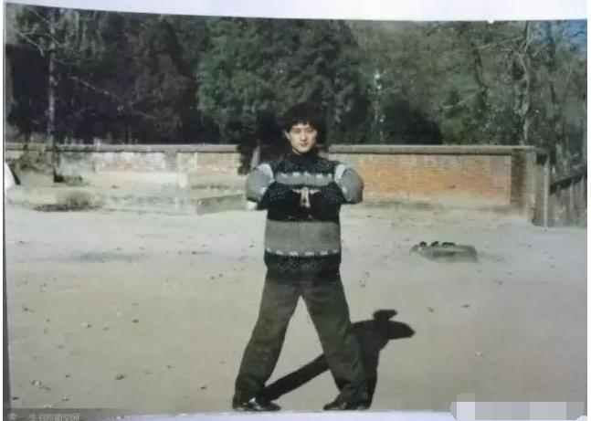 李华伟蹲墙松腰,李华伟健身教练