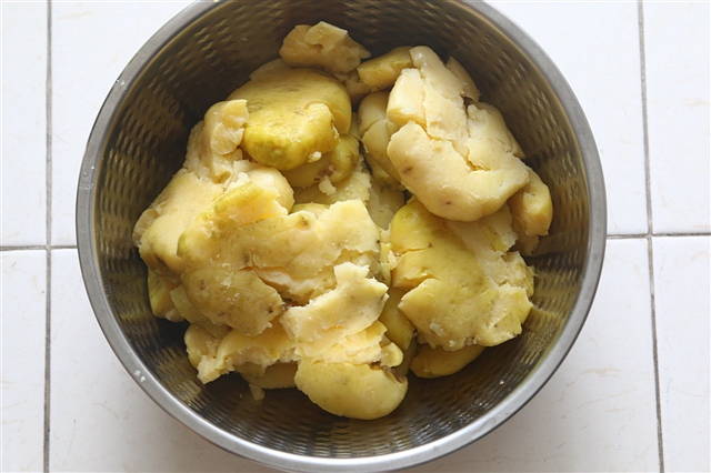 家乡的味道薄饼,家乡的特色小吃土豆饼