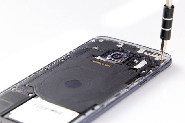 三星s7edge后盖破坏,三星s7edge瑕疵屏