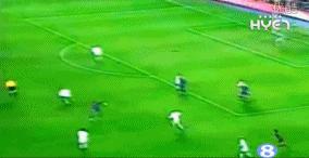 小罗是球王吗,小罗是巴萨的队长吗