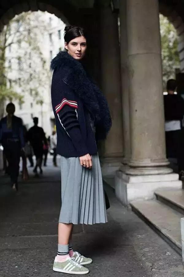 杨幂同款小白鞋阿迪达斯,杨幂小布鞋