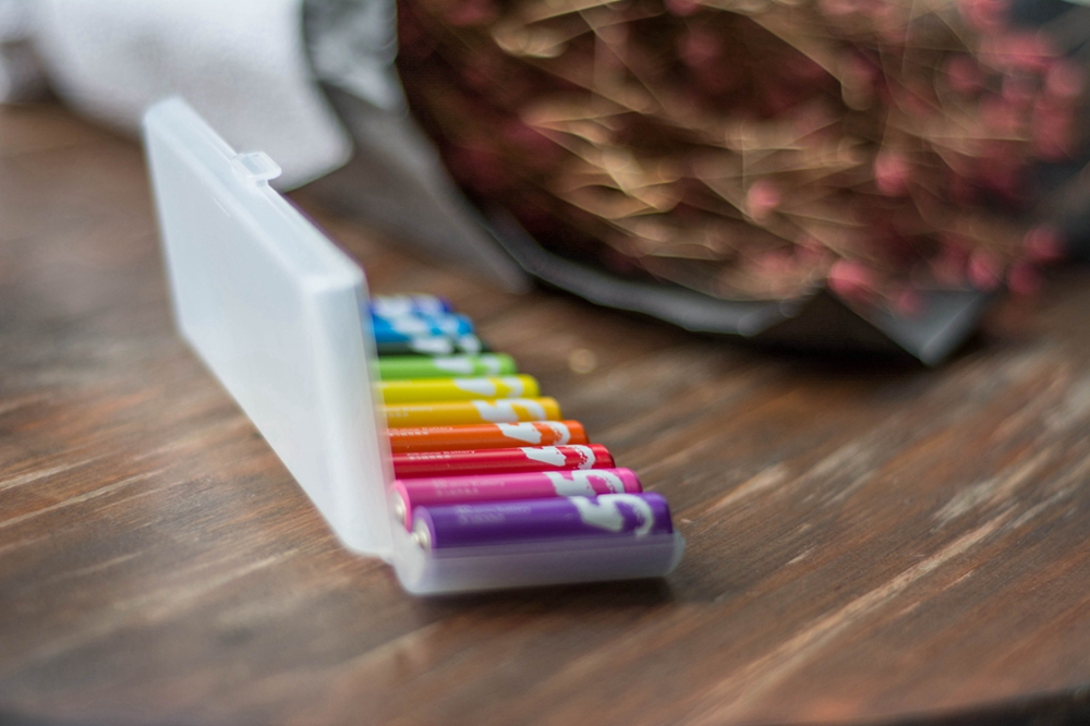 紫米彩虹电池和小米彩虹电池,小米彩虹5号电池能给相机用吗