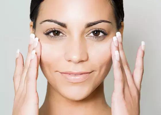 扁平脸如何抗老还年轻,皮肤松弛吃什么能紧致抗老