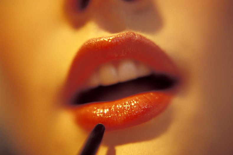 怎么挑口红颜色适合自己,怎么挑口红颜色适不适合自己