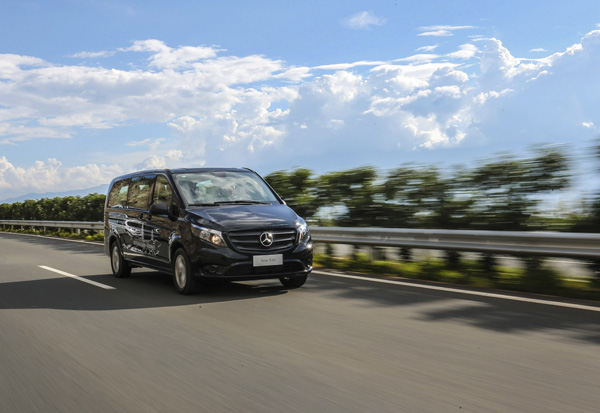 福建奔驰威霆试驾,奔驰威霆v260l试驾