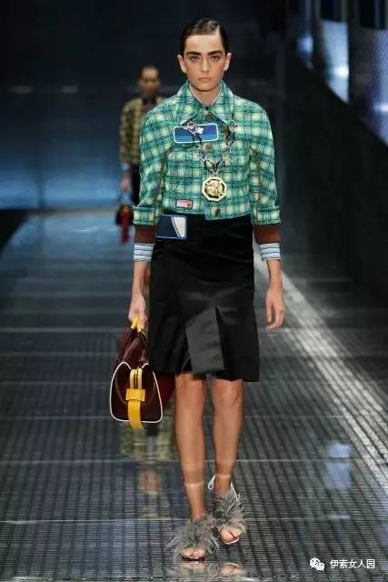 普拉达prada时装秀采访,2019普拉达prada秋冬时装周