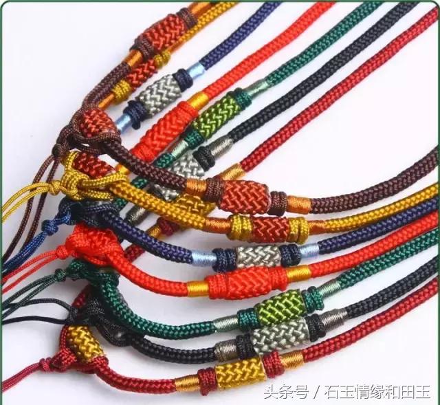 玉器挂绳的正确戴法,玉器挂绳挑选有讲究