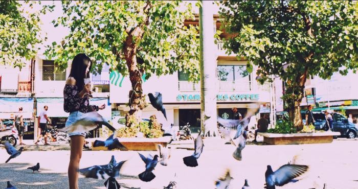 在泰国生活的一对情侣 (在泰国的情侣生活)