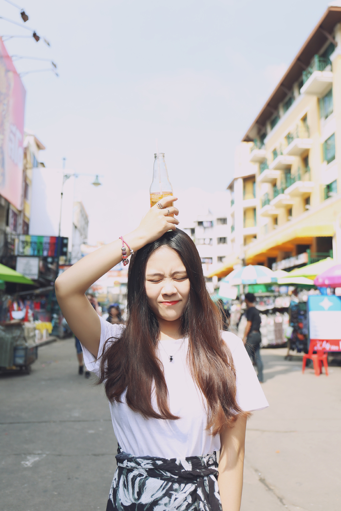 在泰国生活的一对情侣 (在泰国的情侣生活)